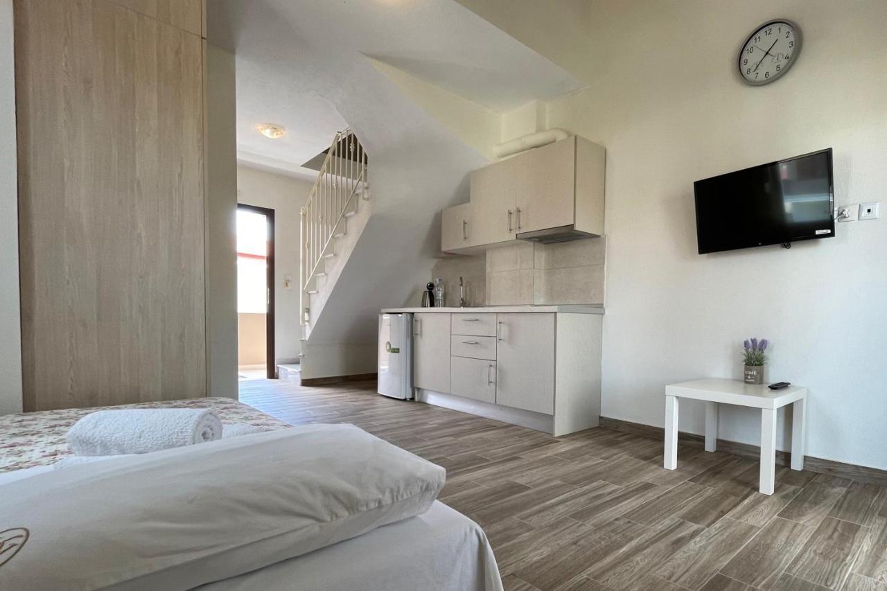 Royals Apartments Nikiti  Exterior photo